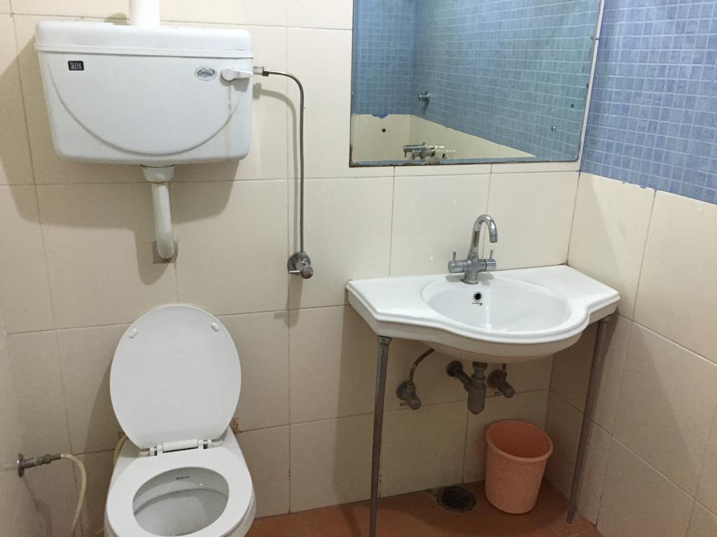 Hotel Swastik Jammu Ruang foto